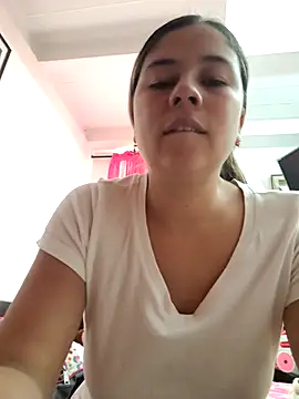 selena_gomez2's Live XXX Chat