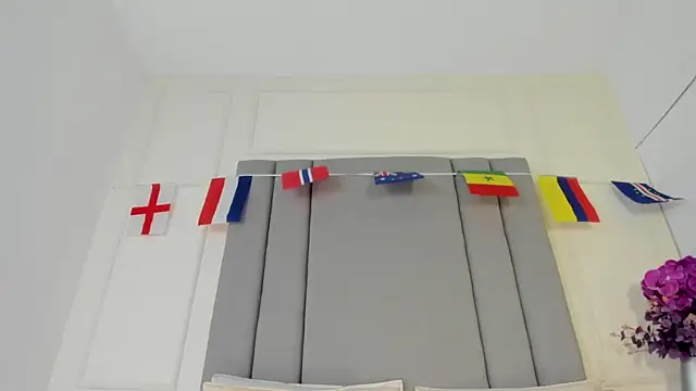 XXX chat uživo modela CannelaSmith