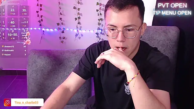 Živý XXX chat Tina_4_Charlie