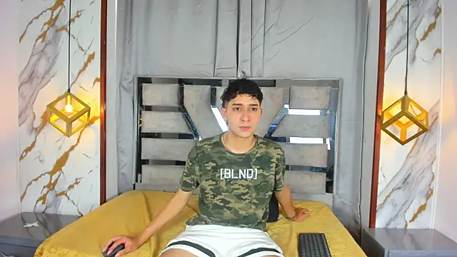 Chat +18 de Alantaylorr_ ao vivo