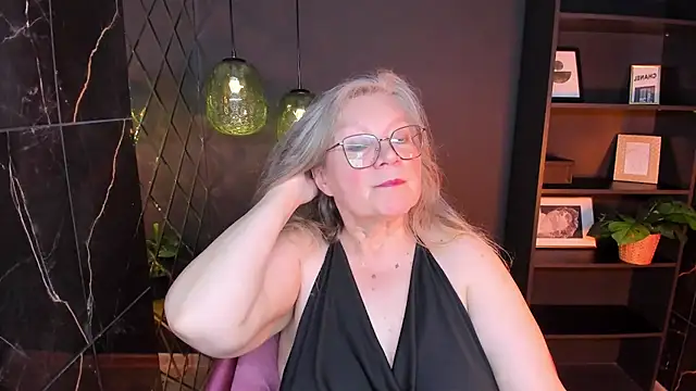 NataliMellow Adlı Modelin Canlı XXX Sohbeti