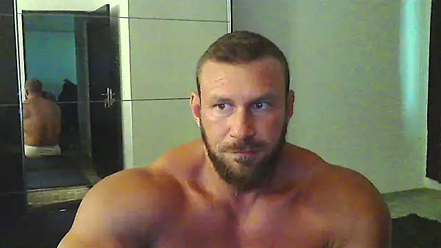 Webkamerová show muscularkevin