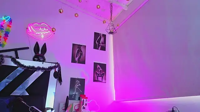 karla_slut_dirty Adlı Modelin Web Kamerası Şovu