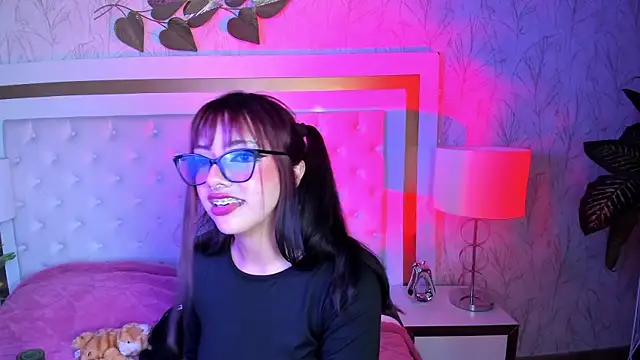 Chat +18 de Effy_Kessler ao vivo