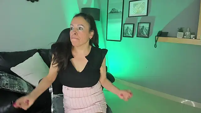 Czat XXX na żywo – Ivonne_4