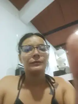 Chat +18 de LunaArias ao vivo