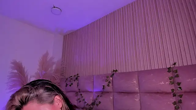 HannaRhodes Adlı Modelin Canlı XXX Sohbeti