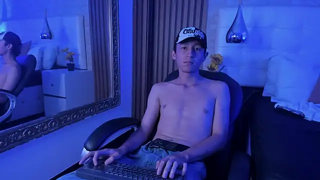 LeoRydeer Chat XXX live