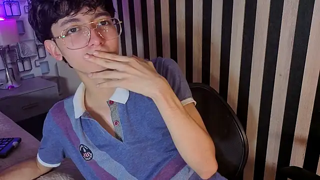 Twink_Sebas7 Adlı Modelin Web Kamerası Şovu