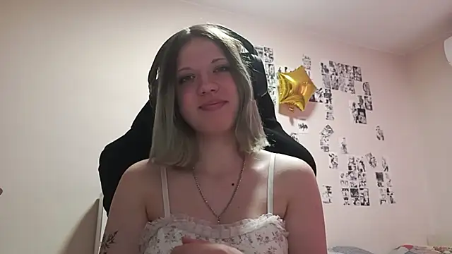 ViolettaCatechini's Live XXX Chat