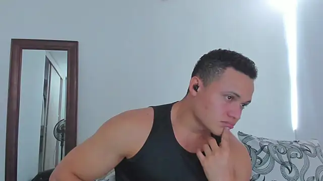 دردشة KingLevi01 الجنسية المباشرة