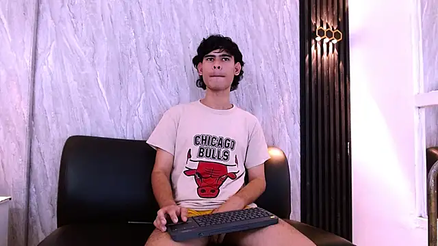 Kevin_Brooks1 élő XXX-chatje