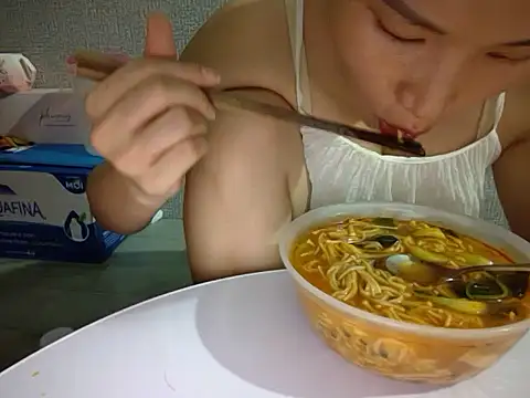 Ly-ny Live XXX-Chat