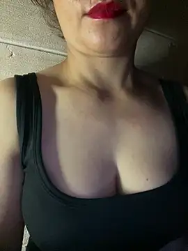 Charmaine_ass Adlı Modelin Canlı XXX Sohbeti