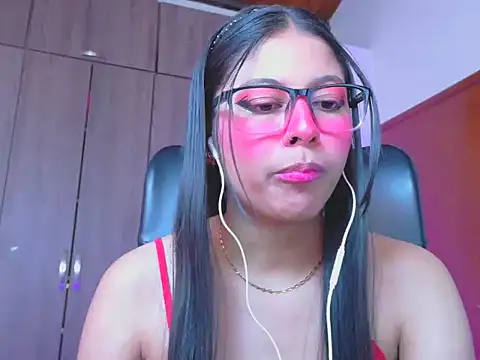 _ALLYSON18_ Adlı Modelin Canlı XXX Sohbeti