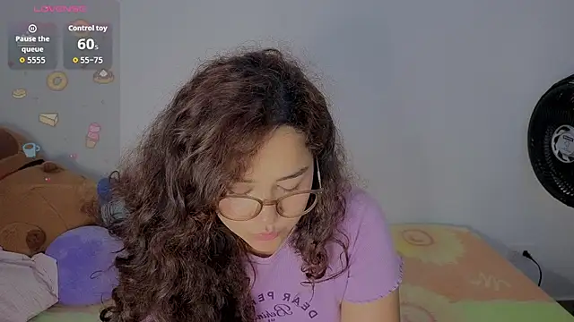 rossie_lanie_ Adlı Modelin Canlı XXX Sohbeti