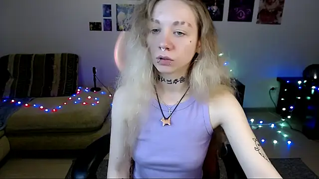Nica_Kawaii Adlı Modelin Canlı XXX Sohbeti