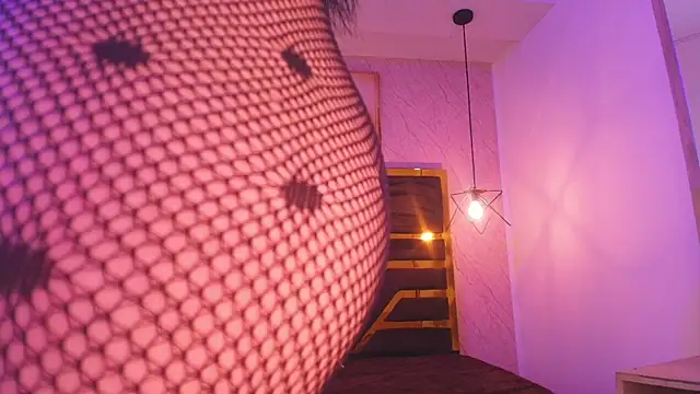Ey_Im_simone_ Adlı Modelin Canlı XXX Sohbeti