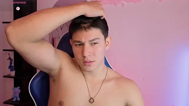 Онлайн чат XXX JamesCr_