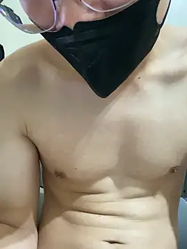 Allen111014 即時 XXX 聊天