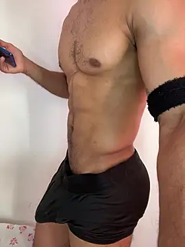 Lucas_j16 Chat XXX in diretta