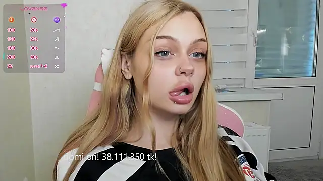 MelonyEmo Adlı Modelin Canlı XXX Sohbeti