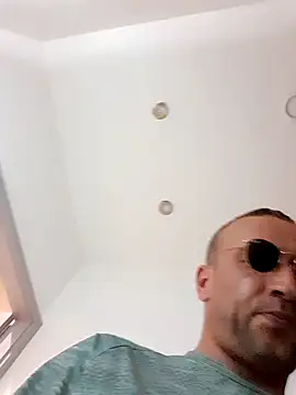 Tony88hgh's Live XXX Chat