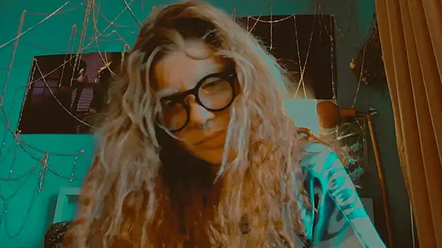 צ'אט XXX בשידור חי של VivienDarkbloom
