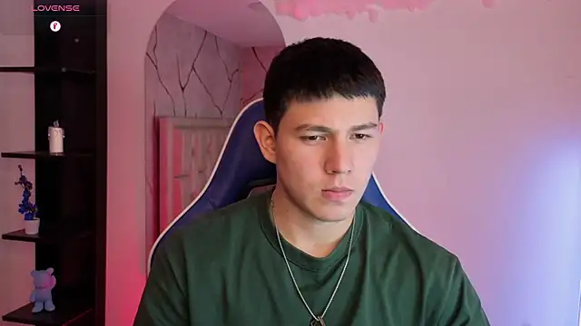 JamesCr_ Chat XXX in diretta