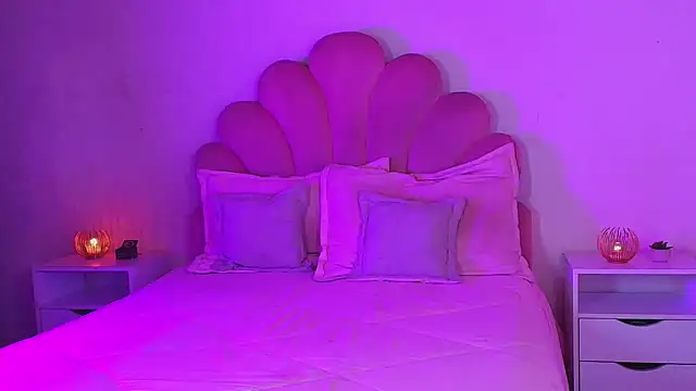 MiaColucci18 লাইভ XXX চ্যাট