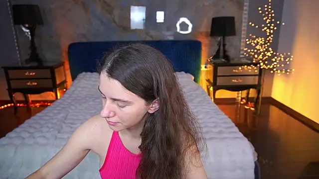 LittleJulii Adlı Modelin Canlı XXX Sohbeti