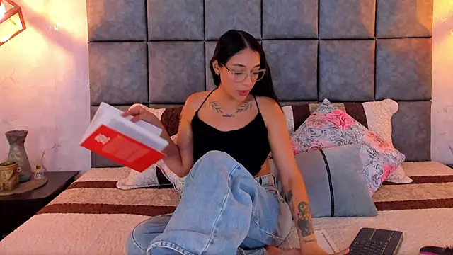 Roseaurora's Live XXX Chat