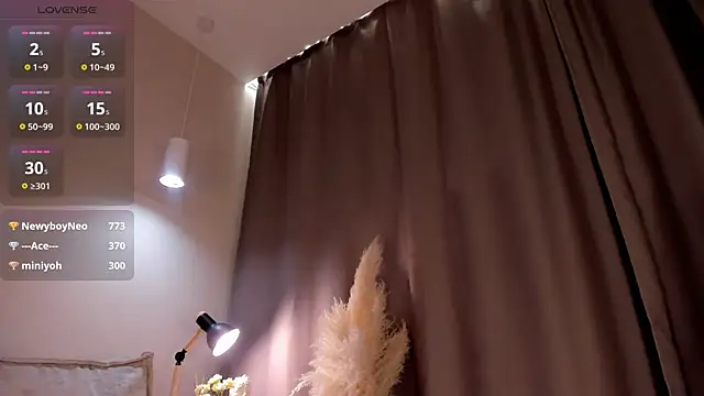 AmilyMoore 即時 XXX 聊天