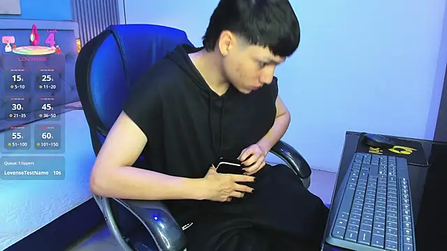 SamBlack_ élő XXX-chatje