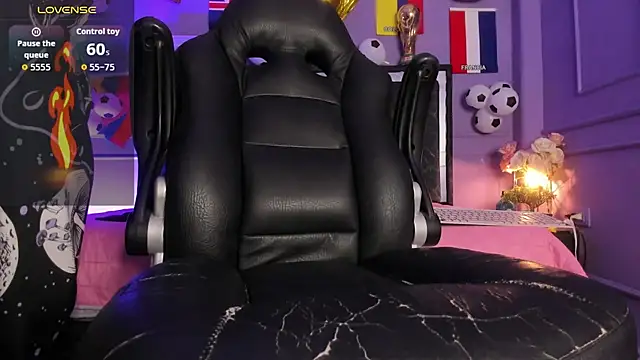 SwettRenata_ élő XXX-chatje