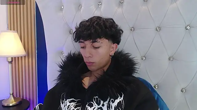 Aiden_Rivers_ live XXX chat