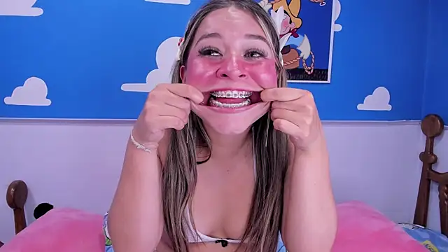 Онлайн ча т XXX miss__evolet