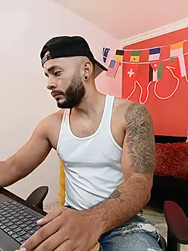 Mike_savage3 Chat XXX in diretta