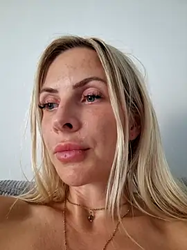 Luna_Veil Live XXX-Chat