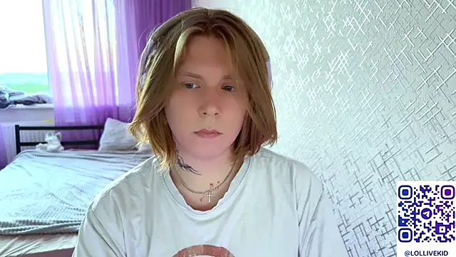 Hirtay élő XXX-chatje