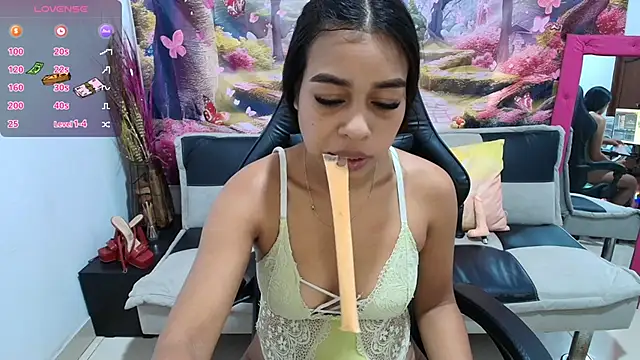 dakota_sexyanal Adlı Modelin Canlı XXX Sohbeti
