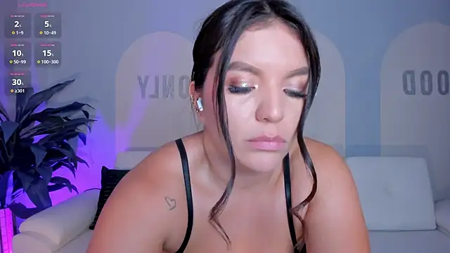 ValeriaRoldanX's Live XXX Chat
