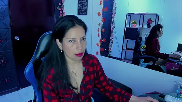Živý XXX chat Megaan_Collins