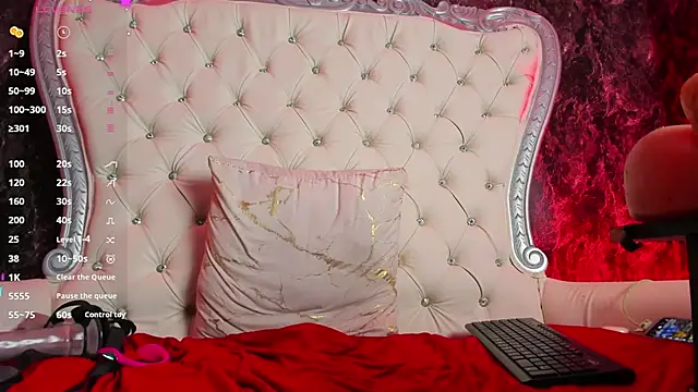 Chat +18 de MirandaSould ao vivo