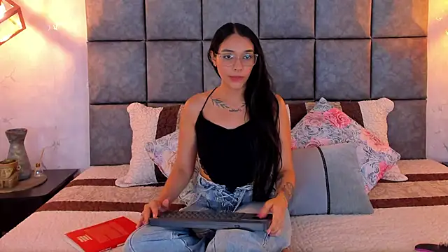 Roseaurora XXX чат на живо