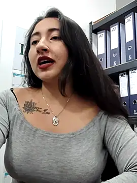 Chatroom XXX en direct de _Sarah-Office1
