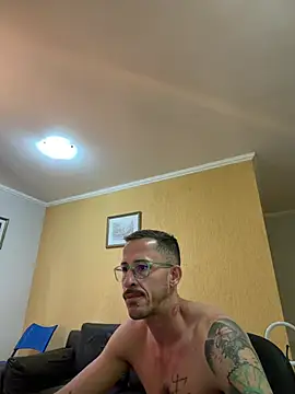 XXX chat uživo modela MeladoDiMel