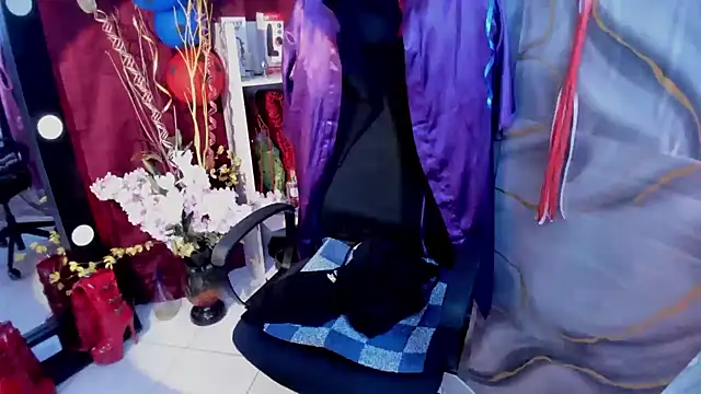 Онлайн чат XXX Queenscarlettsecret