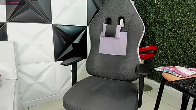 ManSant Adlı Modelin Canlı XXX Sohbeti