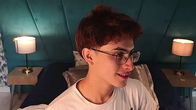 دردشة Aaron_Eze الجنسية المباشرة